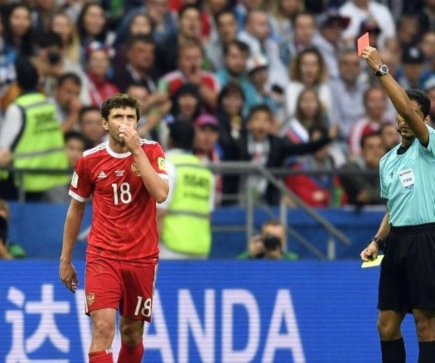 Político ruso pide golpear a Zhirkov quien fue expulsado en juego contra México