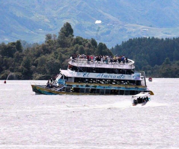 Colombia: 6 muertos y 31 desaparecidos en naufragio Colombia: 6 muertos y 31 desaparecidos en naufragio