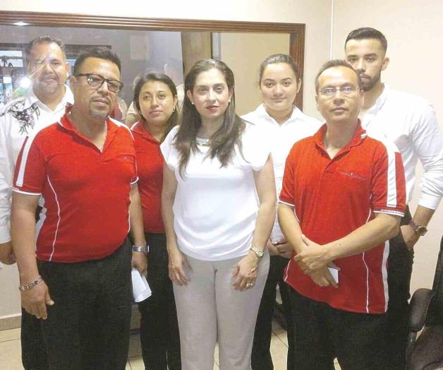 Visitan alumnos de leyes, notaría pública Visitan alumnos de leyes, notaría pública