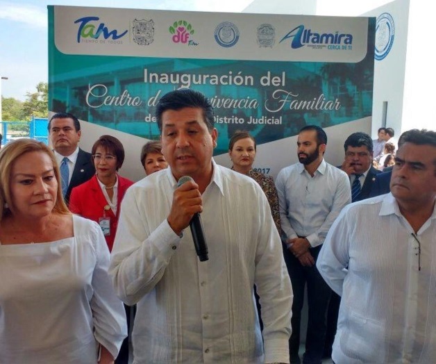 No se dará marcha atrás en retomar control de penales: Gobernador