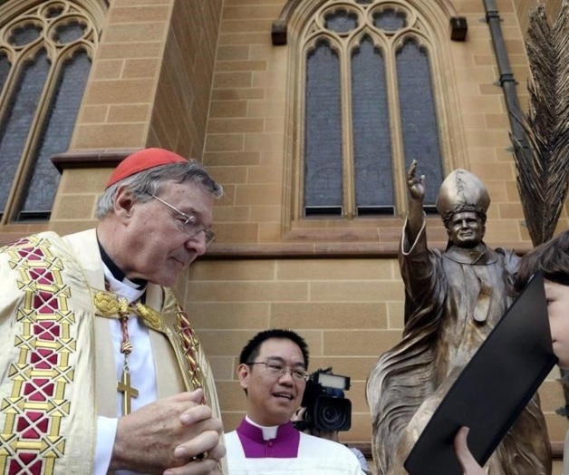 Acusan a tesorero del Vaticano de abuso sexual