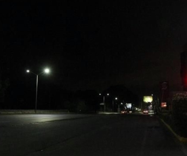 Niña autista caminaba sola en carretera Niña autista caminaba sola en carretera