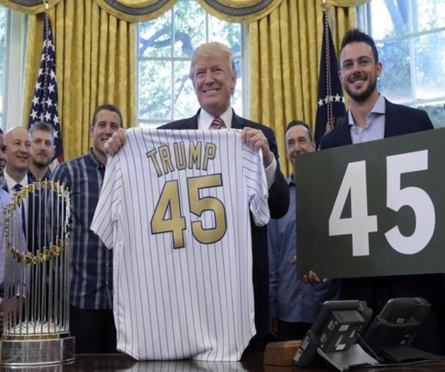 Donald Trump recibe a campeones Cubs Donald Trump recibe a campeones Cubs