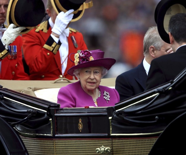 Aumentará fondo anual de la Reina Isabel II Aumentará fondo anual de la Reina Isabel II