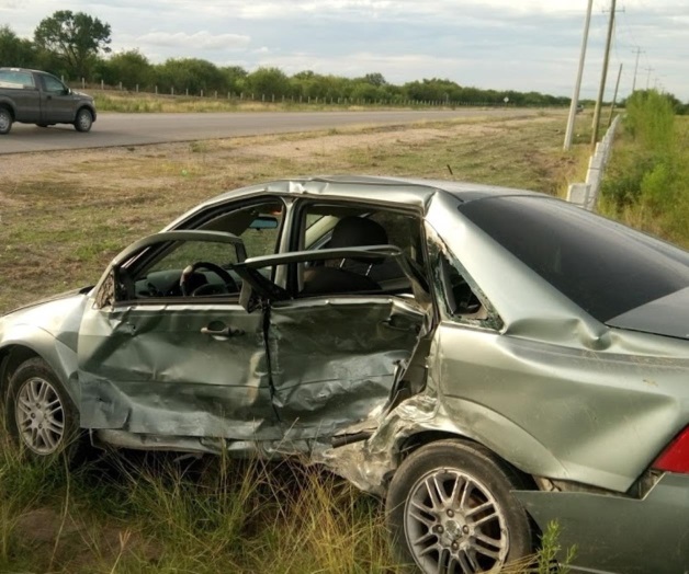 Sobrevive a un brutal percance. Se accidenta imprudente conductor