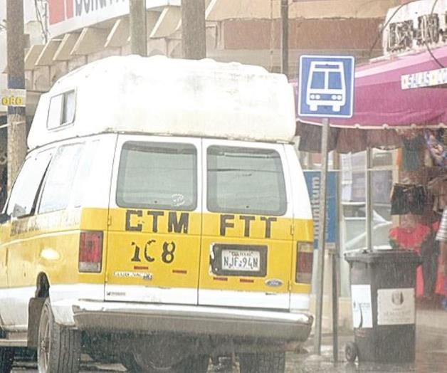 Afectan lluvias al transporte público