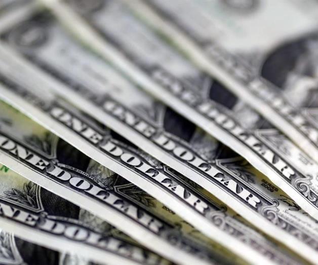 Sube dólar 15 centavos; cierra a $18.30