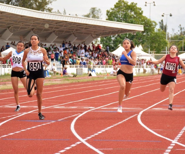 Cae la plata en relevo 4x100 Cae la plata en relevo 4x100
