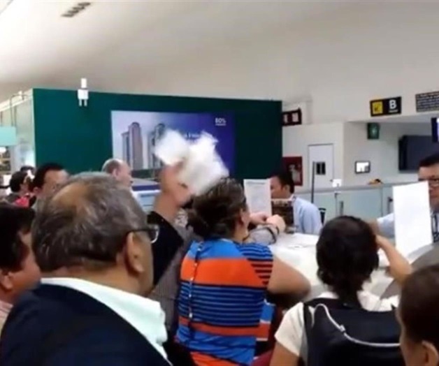 Retrasan vuelo más de 12 hrs en Chiapas Retrasan vuelo más de 12 hrs en Chiapas