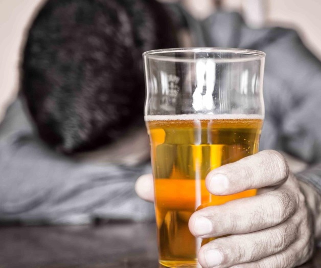 Podrían prohibir venta de alcohol a menores de 21 años Podrían prohibir venta de alcohol a menores de 21 años