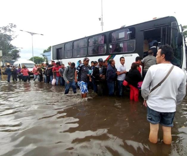 Nueva tormenta golpea a CDMX. Inundados norte y oriente Nueva tormenta golpea a CDMX. Inundados norte y oriente
