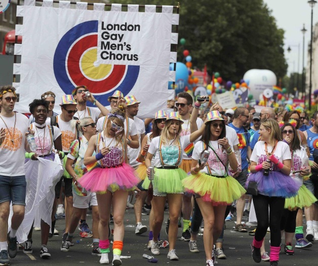 Miles en marcha gay en Londres