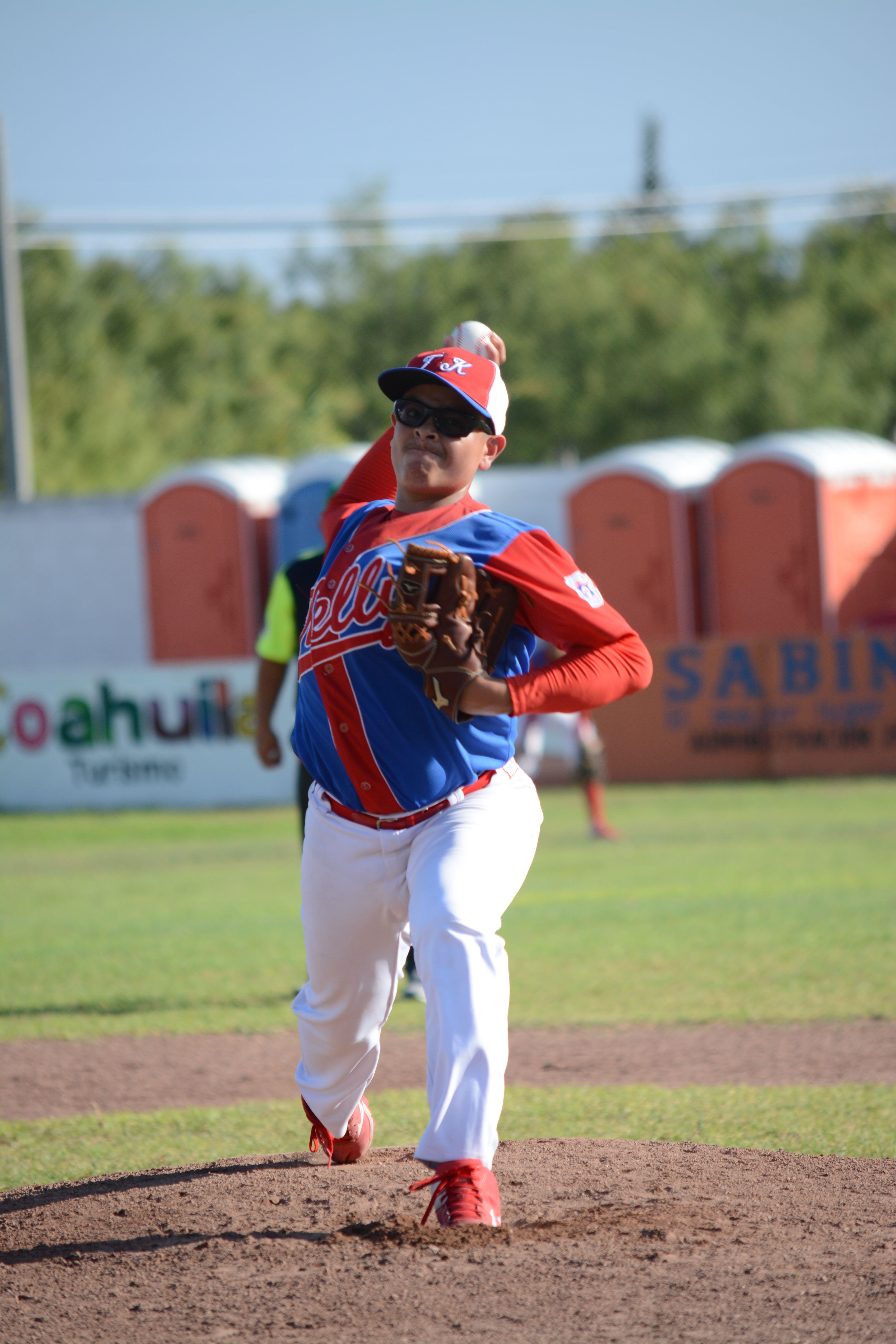 LA FIGURA. Samuel Juárez se fajó sobre la loma y como relevista brilló en la gran final.