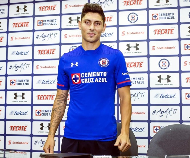 Cruz Azul presenta a Alejandro Faurlín Cruz Azul presenta a Alejandro Faurlín
