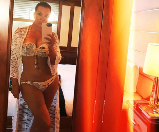 A los 61 años presume curvas A los 61 años presume curvas