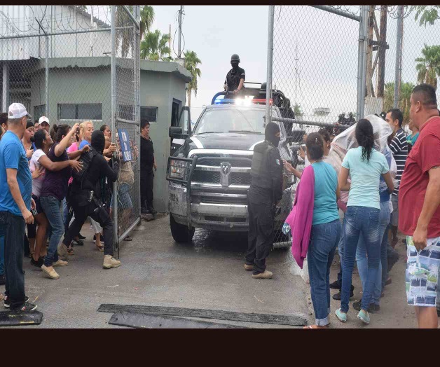 Se matan 9 reos cuerpo a cuerpo. Batalla en el penal de Reynosa Se matan 9 reos cuerpo a cuerpo. Batalla en el penal de Reynosa