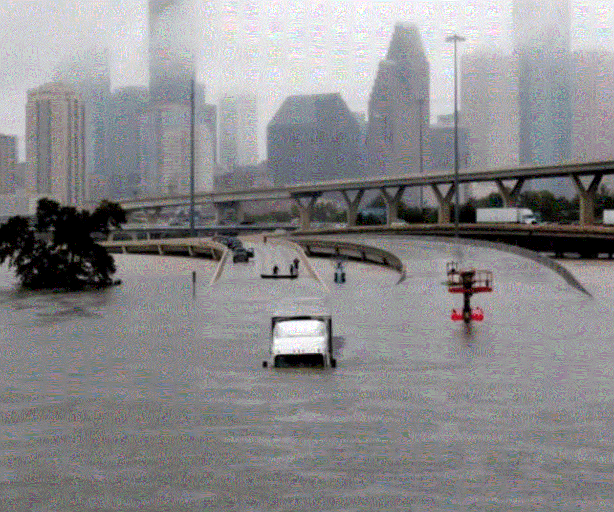 Supera Harvey marcas históricas de lluvia en Estados Unidos