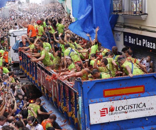 Celebran fiesta de ‘La Tomatina’