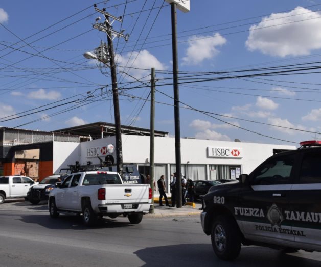 ‘Levantan’ a perseguido y asaltan también banco. Cometen dos ilícitos en una misma acción