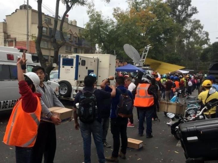 Rescatan a dos en Colegio Enrique Rébsamen Rescatan a dos en Colegio Enrique Rébsamen