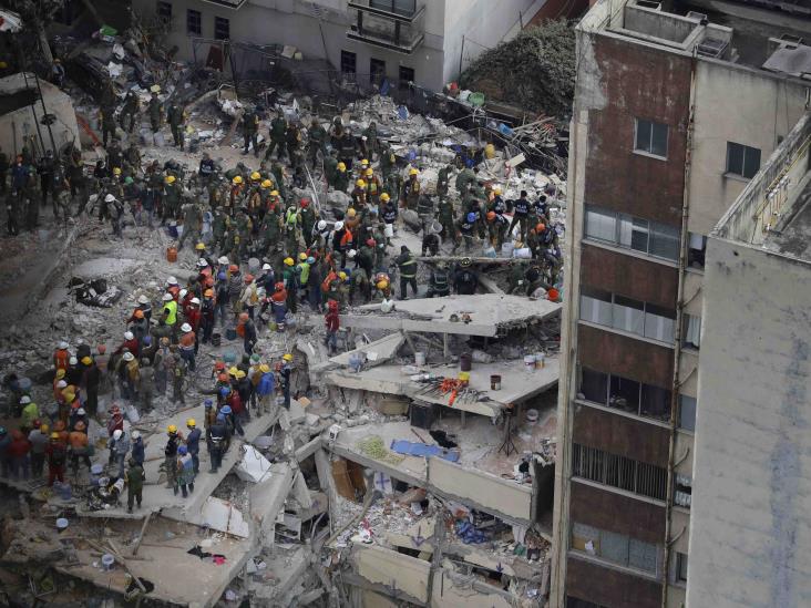 Terremoto de 7.1 eleva cifra de muertos a 250 Terremoto de 7.1 eleva cifra de muertos a 250