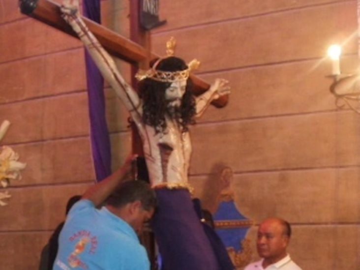 Cristo del siglo XVI sobrevive al sismo. Dicen residentes fue un milagro Cristo del siglo XVI sobrevive al sismo. Dicen residentes fue un milagro