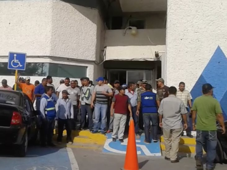 Realizan paro sindicalizados de COMAPA Realizan paro sindicalizados de COMAPA