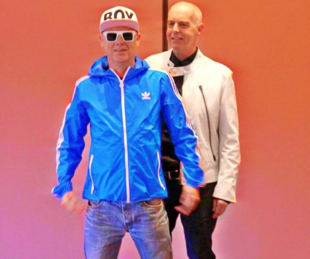 Travestis los asaltan