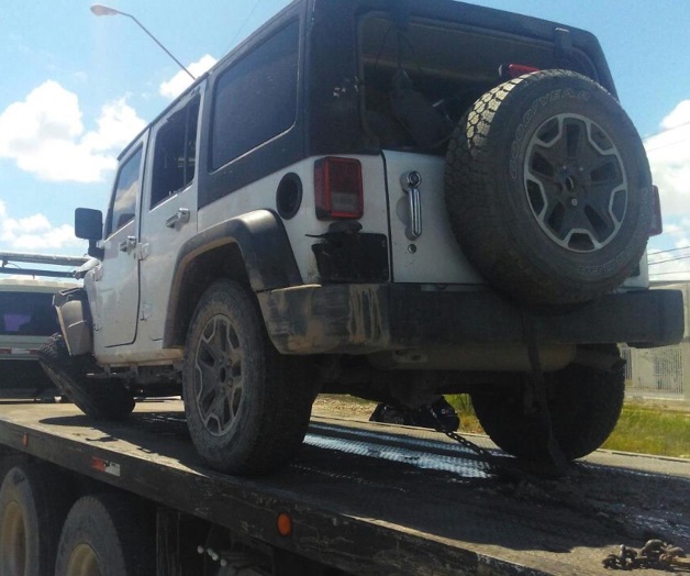 Abandonan Jeep chocado cerca del puente Pharr