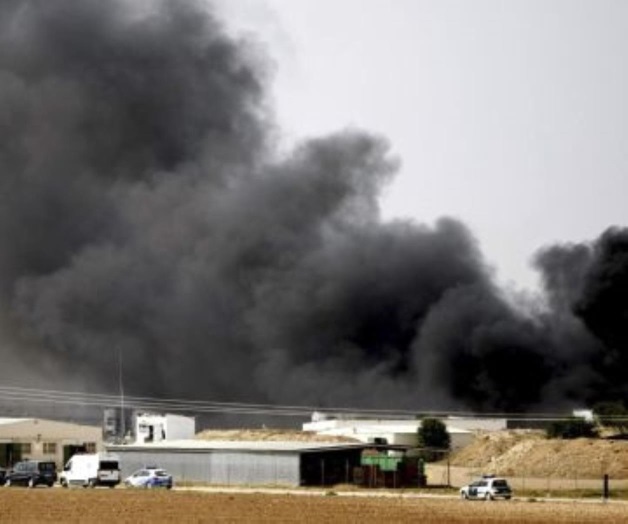 Explota fábrica ilegal de cohetones en India; 8 muertos