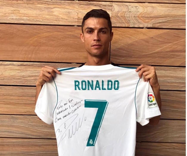 Responde CR7 a la familia de Santiago, niño fallecido