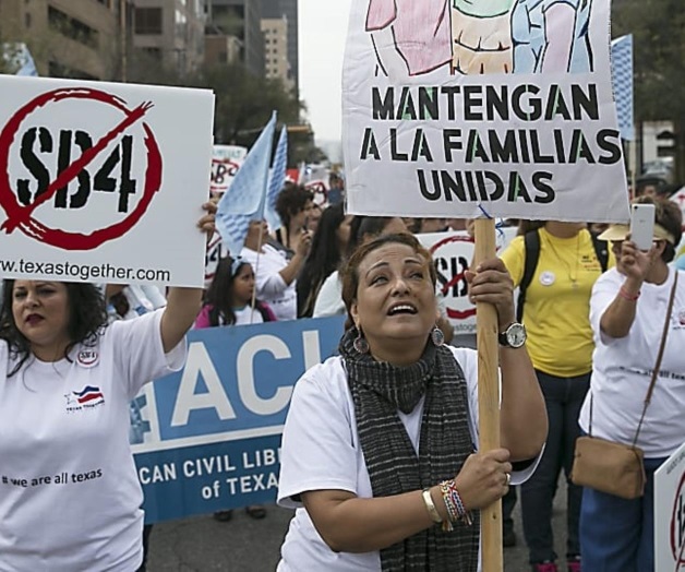Aprueban partes de ley contra ‘ciudades santuario’ en Texas