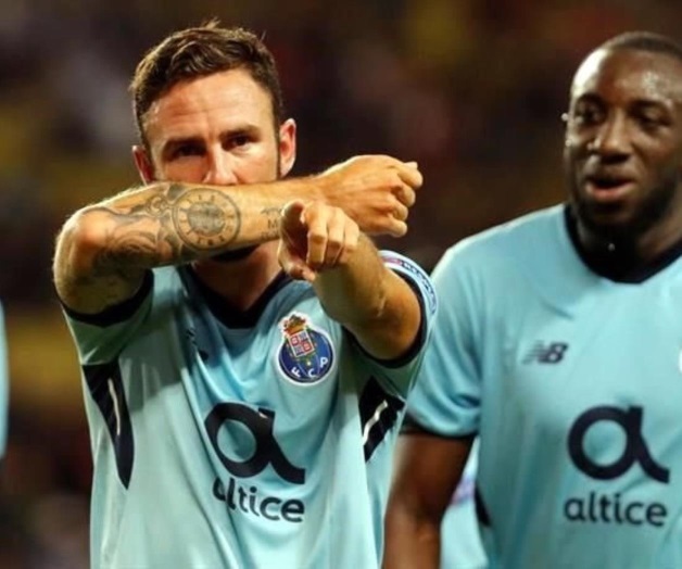 Anota Layún en victoria del Porto en Champions