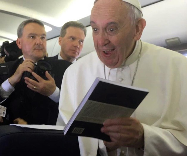 Acusan al Papa de propalar herejías