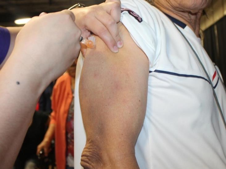 Piden protegerse en contra de gripe. Exhortan a población a vacunarse Piden protegerse en contra de gripe. Exhortan a población a vacunarse