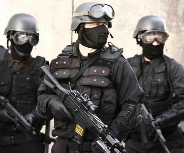 Equipan a SWAT de nuevo armamento. Reciben tres rifles de asalto