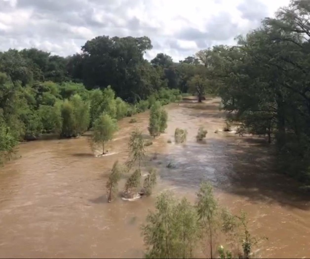 Se desborda el río Corona Se desborda el río Corona