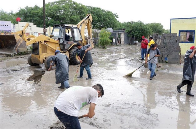 Causa tormenta en N. L. inundaciones. Desbordamientos de ríos y arroyos
