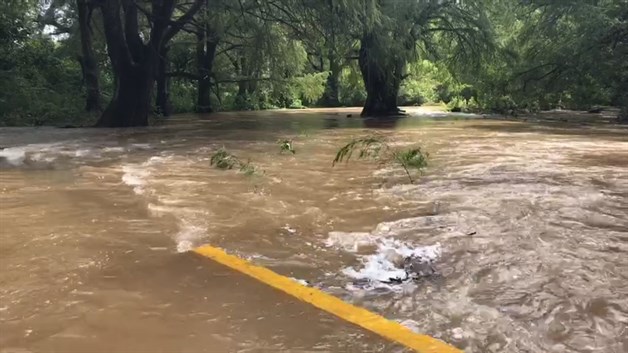 Se desborda el río Corona Se desborda el río Corona