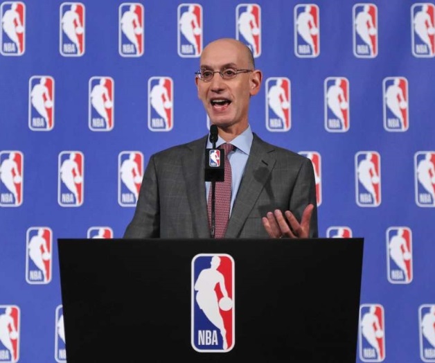 NBA recuerda a sus jugadores la regla sobre estar de pie durante himno