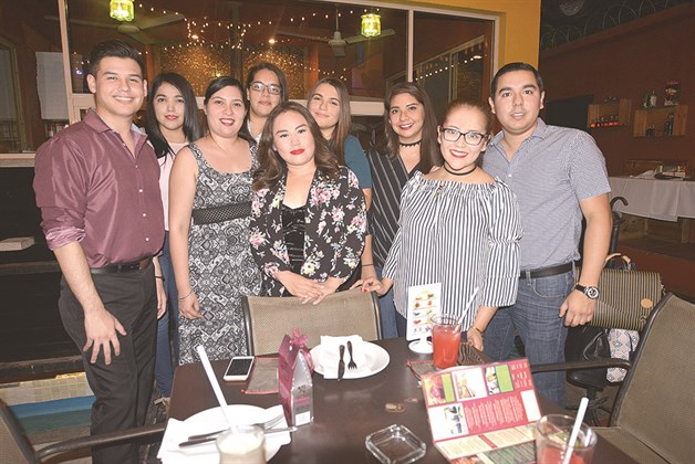 Apaga las velitas del pastel en su día Apaga las velitas del pastel en su día