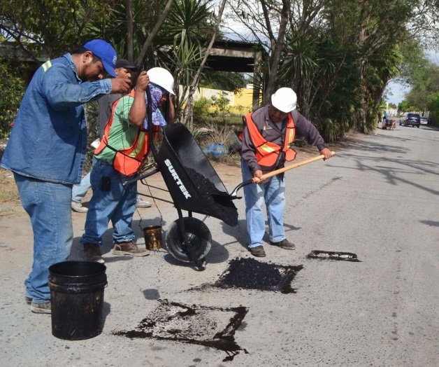 Reclaman el bacheo también en las colonias Reclaman el bacheo también en las colonias