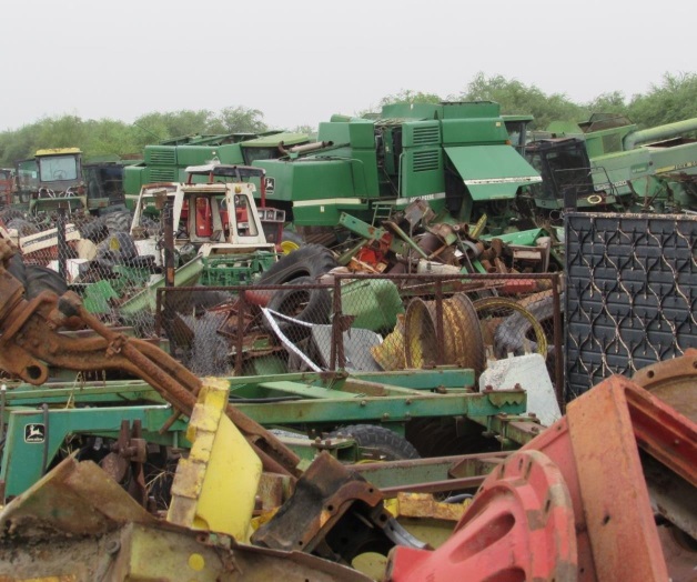 El ‘cementerio’ de trilladoras… El ‘cementerio’ de trilladoras…