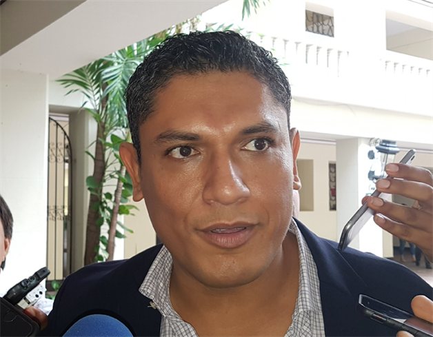 Carecen de validez ‘placas’ no oficiales. Están en la mira UCD y Onappafa Carecen de validez ‘placas’ no oficiales. Están en la mira UCD y Onappafa