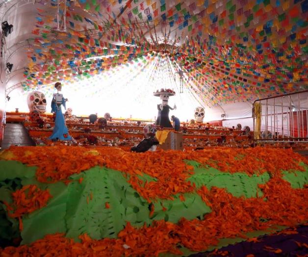 Mega ofrenda en Hidalgo se lleva récord Guinness Mega ofrenda en Hidalgo se lleva récord Guinness