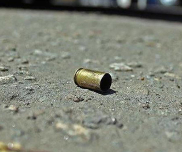 Balean casa y cuatro carros