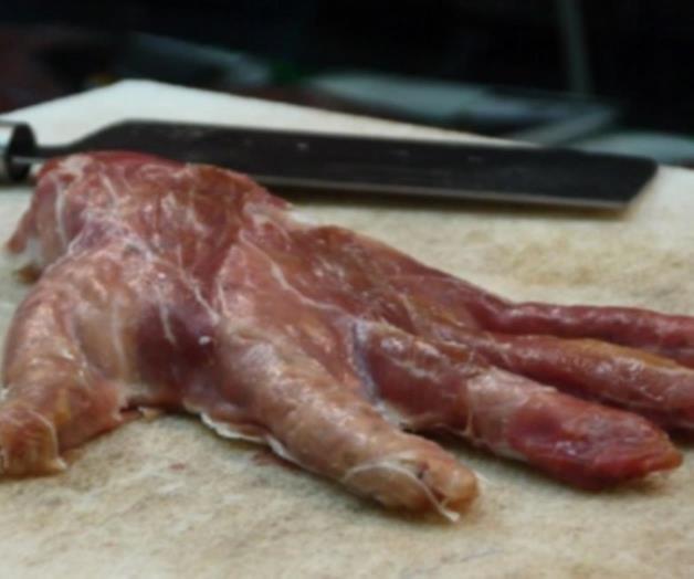 Abren restaurante que vende carne humana