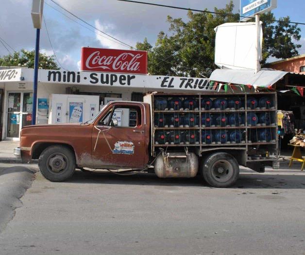 Pega frío a vendedores de agua en garrafones