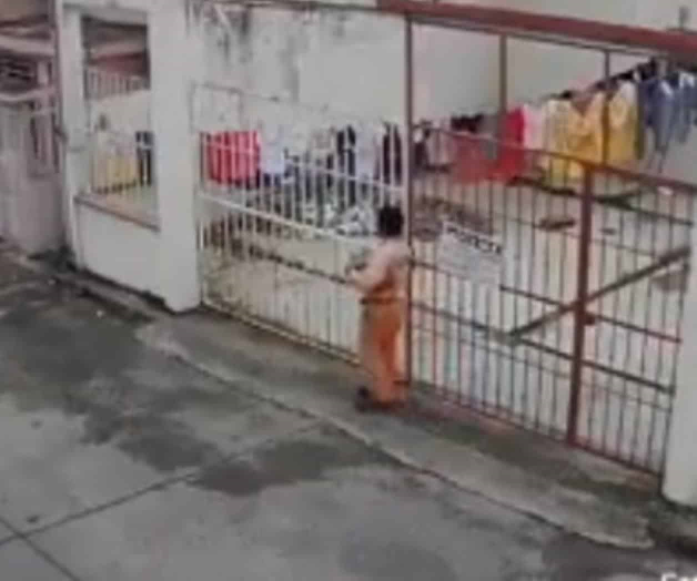 Brinca la barda para robar ropa interior en Veracruz