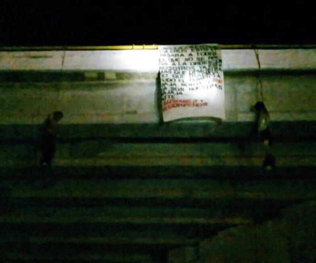 Cuelgan 6 cuerpos en puentes de BCS